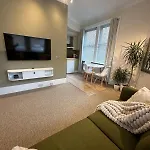 Luxury 1 Bed Apartment In The Heart Of Fulham